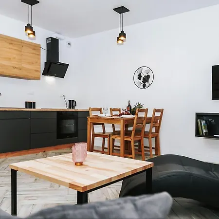 アパート Mazurski シュチトノ